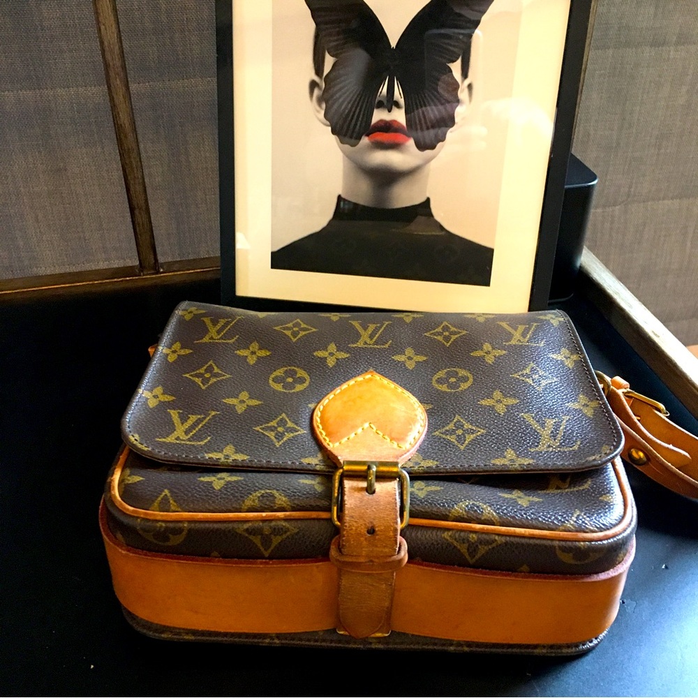 Authentic Louis Vuitton Cartouchiere Shoulder Bag MM Brown Leather